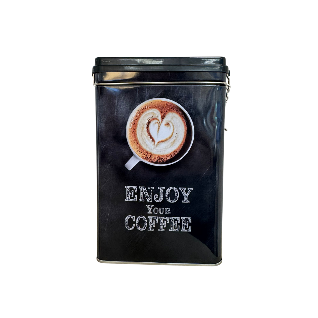 Descubre la lata “Enjoy Your Coffee” de Sol&Crema. Diseño vintage, cierre hermético y máxima conservación del aroma y sabor del café. Perfecta para tu rincón barista.